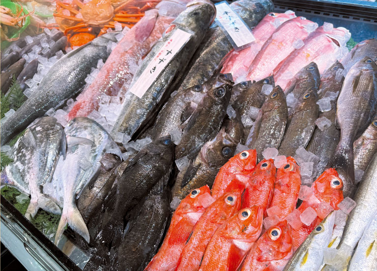 鮮度抜群の丸魚がいっぱい!